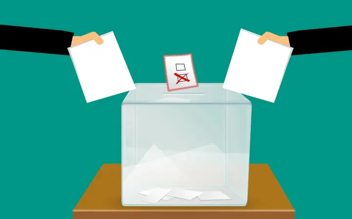 Urna de votación en una jornada electoral